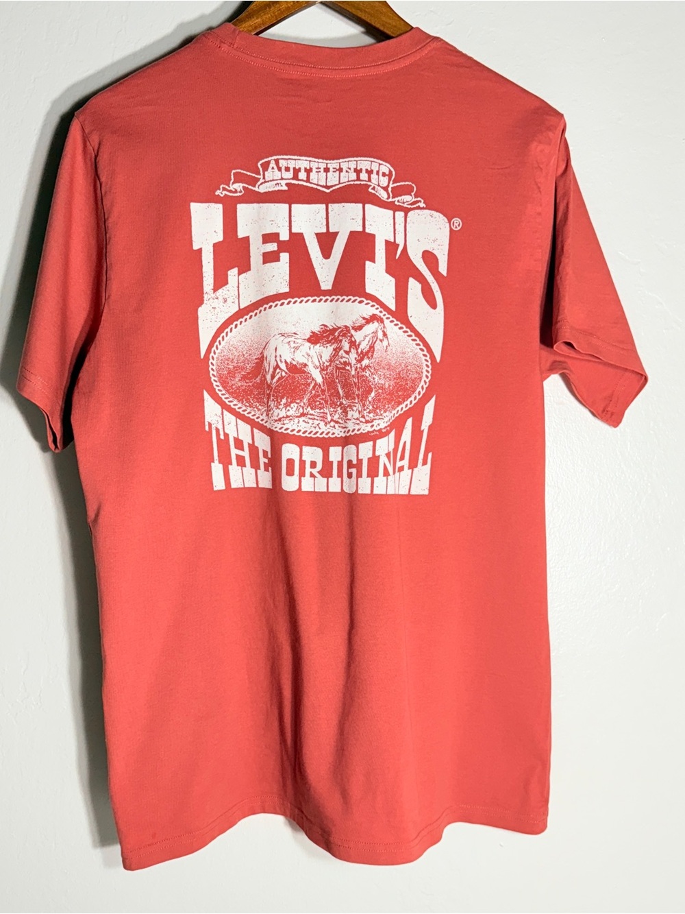 Levi’s Authentic The Original Horse Graphic Relaxed Tee Coral Men’s L
